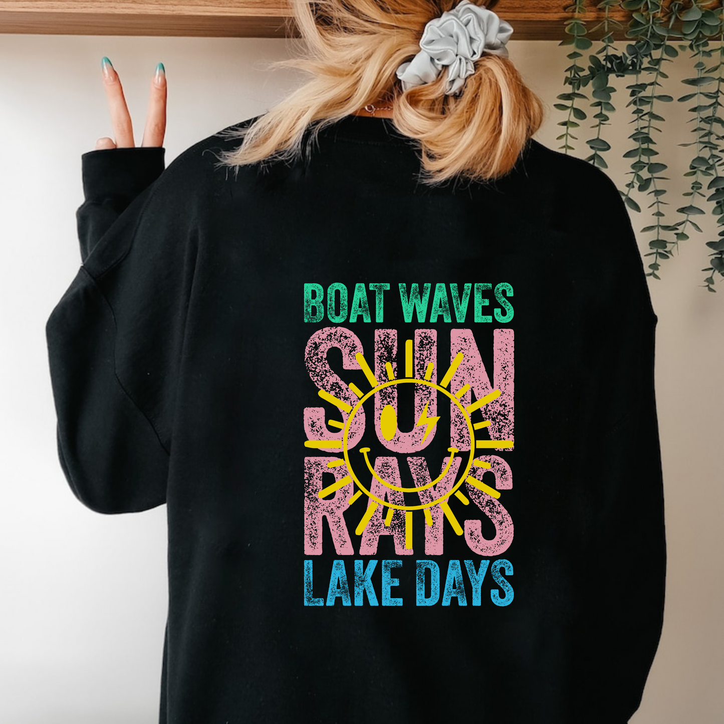 Boat Waves Sun Rays Lake Days