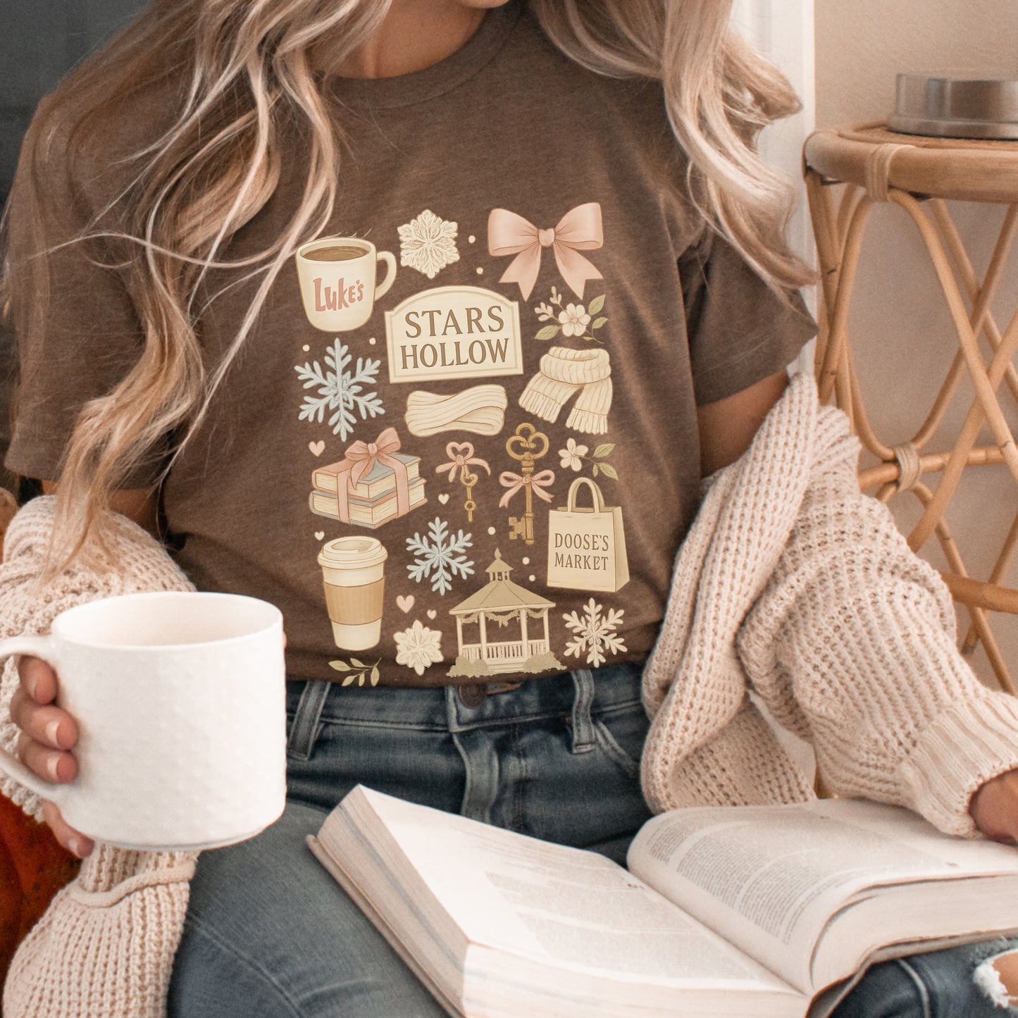 Stars Hollow Christmas Tee